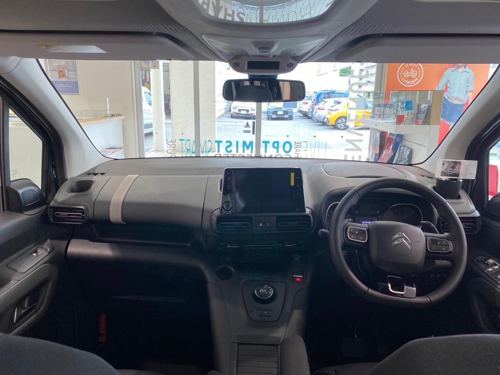 【　展示車入れ替えのお知らせ　~ BERLINGO Edition Noire ~　】